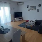 Apartment M&m With Private Pool Kucine