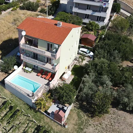 M&m With Private Pool Apartment *